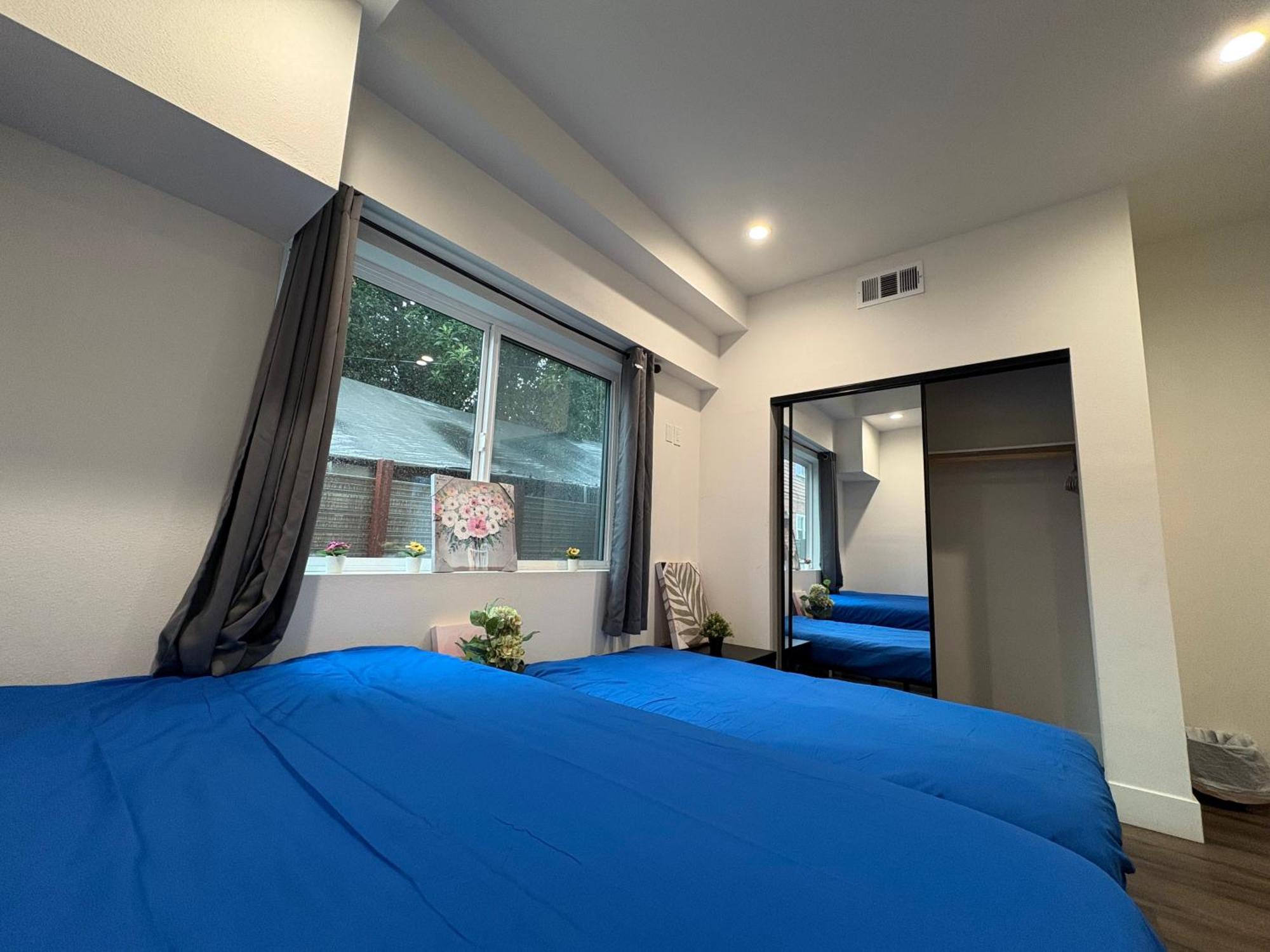 The Blue Hostel Лос Анджелис Екстериор снимка