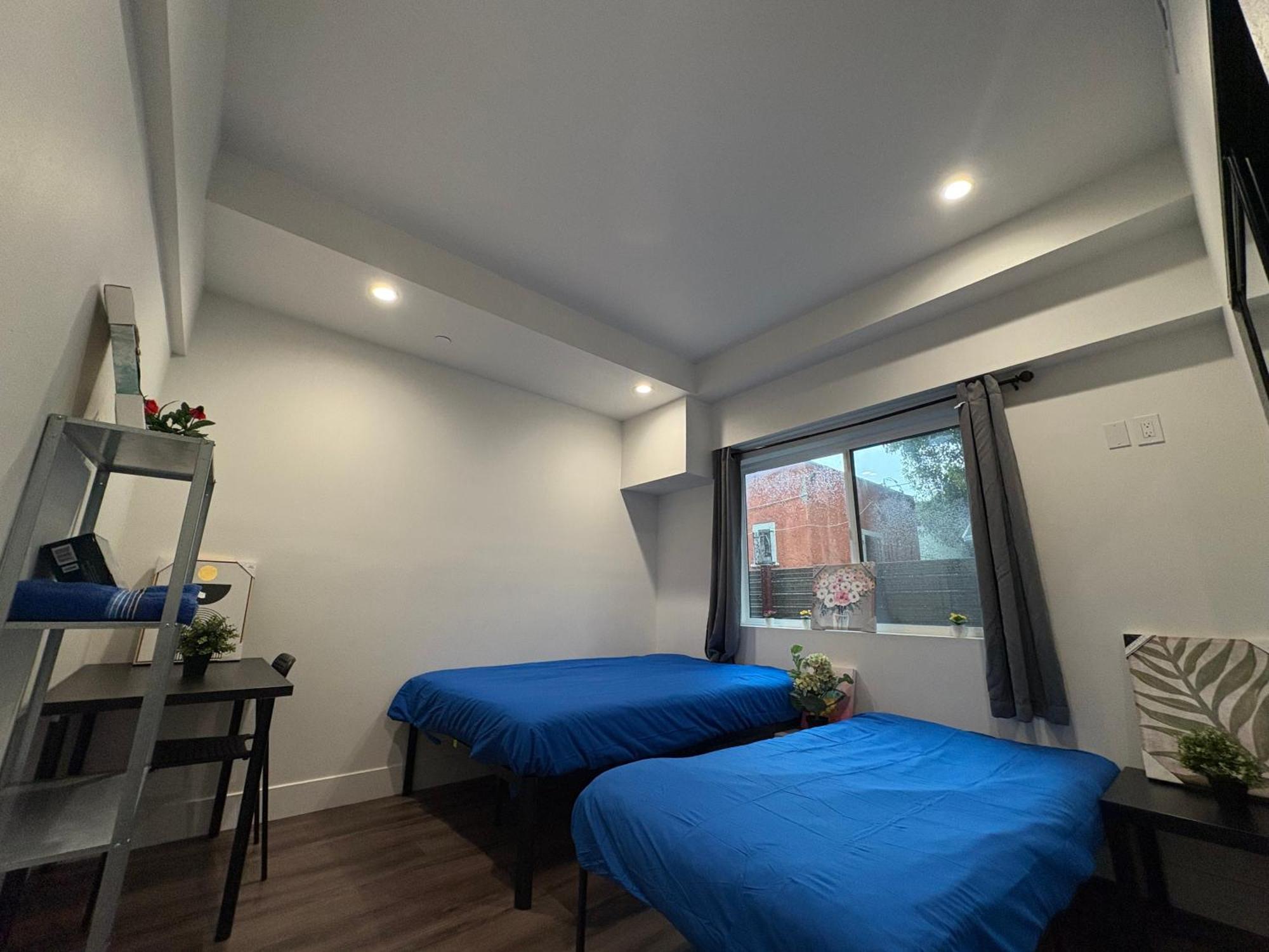 The Blue Hostel Лос Анджелис Екстериор снимка